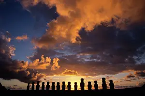 Moai: Ahu Tongariki Moai Sunrise Easter
