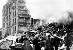 Bombard: Air attack of the Royal Air Force on Paris, 1942