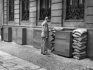 Sandbags: Air-raid precautions in Berlin, 1939