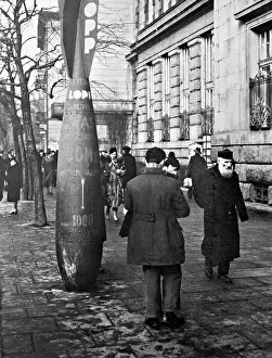 Warn: Air-raid protection bomb in Warsaw