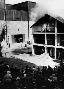 Extinguish: Air raid protection demonstration of the