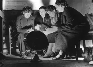 Heater: Air-raid shelter in Berlin, 1940