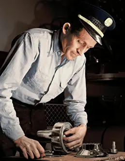 Noise: Air raid siren man, 1952