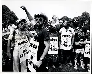 Controllers: Air traffic controllers on strike, Long Island, New York, US