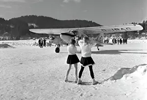 Liftoff: Air traffic on the frozen Titisee
