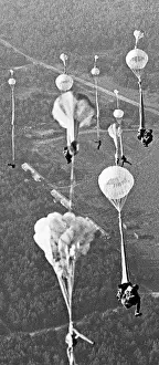 Parachute: Airborne artillery during drill, 1974