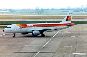 A320: Airbus A320-211 EC-885