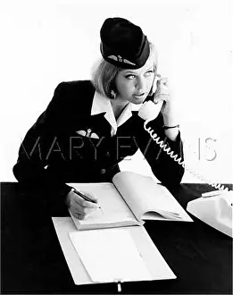 Airhostess: AIRHOSTESS