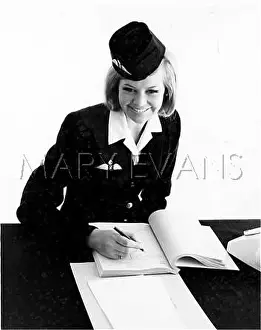 Airhostess: AIRHOSTESS
