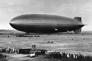 Messe: The airship Graf Zeppelin in Leipzig, 1939