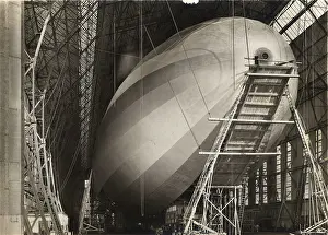 Airship Los Angeles under construction