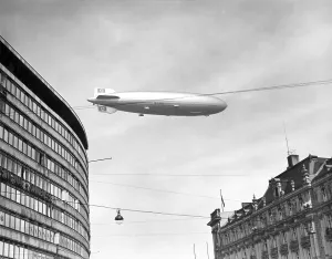 Lz130: Airship over Potsdamer Platz in Berlin, 1939