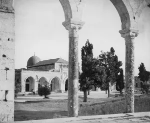 Aqsa: Al-Aqsa Mosque in Jerusalem, 1929