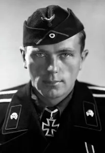 Distinction: Albert Dressel, 1942