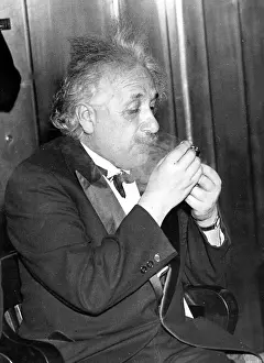 Einstein: Albert Einstein, 1936