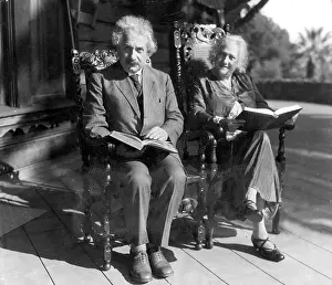 Pasadena: Albert Einstein and his wife, 1932