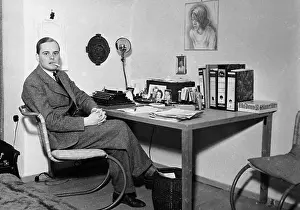 Lieven: Albert Lieven at the desk, 1934