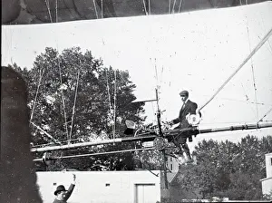 Alberto: Alberto Santos-Dumont in airship car