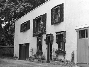 Backstreet: ALBION MEWS LONDON