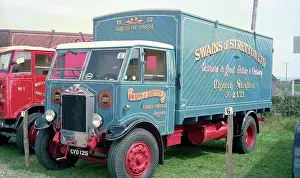 Lorry: Albion SPP557 Box Van, CYD 125