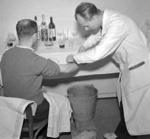Violently: Alcoholism - cure - treatment - injection