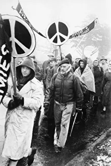 Raincoats: Aldermaston March, second day