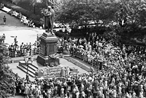 Aleksandr: Aleksandr Pushkin monument