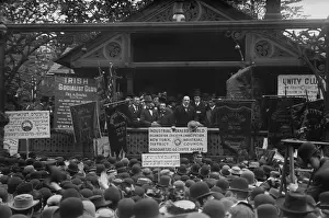 Lcgr1703: Alexander Berkman speaks in Union Square at a May