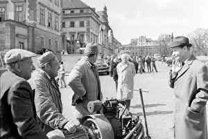 Reconstructing: Alexander Dubcek - workers - Prague Castle