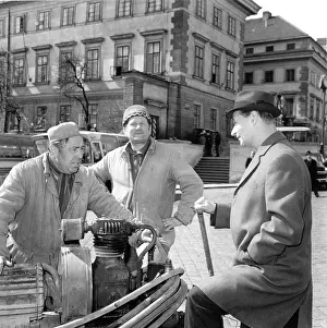 Reconstructing: Alexander Dubcek - workers - Prague Castle