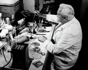 Penicillin: Alexander Fleming, biologist and pharmacologist