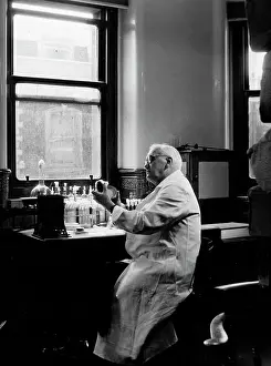 Penicillin: Alexander Fleming, biologist and pharmacologist