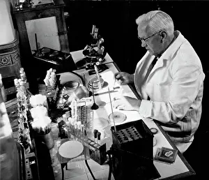 Penicillin: Alexander Fleming, biologist and pharmacologist