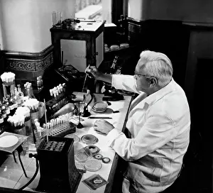 Penicillin: Alexander Fleming, biologist and pharmacologist