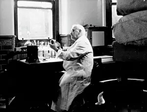 Penicillin: Alexander Fleming, biologist and pharmacologist