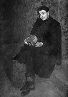 Moissi: Alexander Moissi in Hamlet, 1922