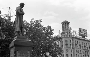 Pushkins: Alexander Pushkin's monument in Moscow, 1993