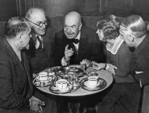 Telling: Alexander Roda Roda in a cafe in Vienna