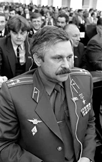 Rutskoi: Alexander Rutskoi, 1990