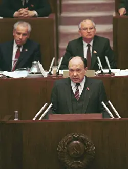 Lizunov: Alexander Yakovlev, 1990