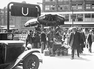 Chaplain: Alexanderplatz, 1934
