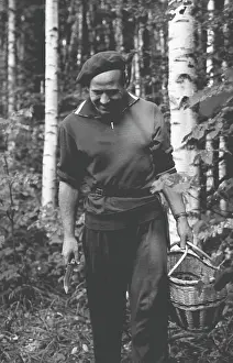 Cheredintsev: Alexei Leonov walking in forest, 1965
