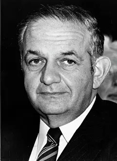 Grosser: Alfred Grosser