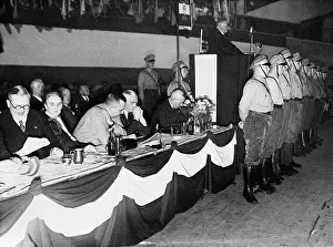 Hugenberg: Alfred Hugenberg at a meeting of the DNVP, 1932