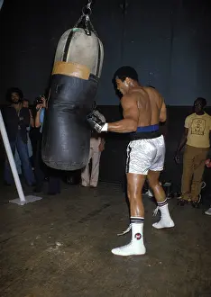 Warms: Ali - The Greatest Of All Time 1942 - 2016