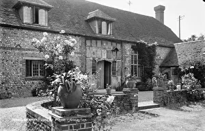 Charming: Alice Place, Seaford