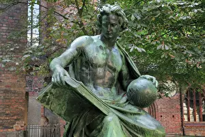 Nikolaikirche: Allegory of Science sculpture, Berlin, Germany