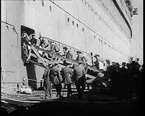 Embarking: Allied Troops Embarking the Queen Mary