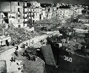 Unloading: Allies on the Anzio beachhead, Italy, WW2
