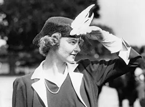 Equestrianism: Allison Lawson, 1937